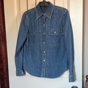 Ralph Lauren Button Down  Shirt in A Beautiful Blue Denim.   Great Condition!